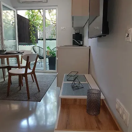 Modern City Ema Apartment *